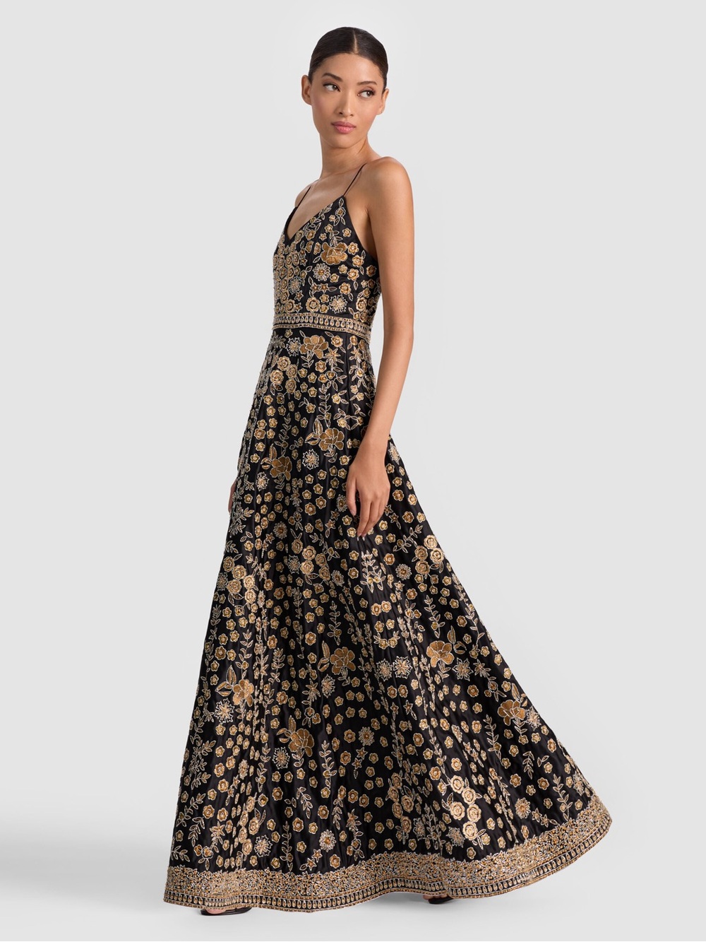 ALICE + OLIVIA DOMENICA EMBELLISHED GOWN - Picture 5 of 17
